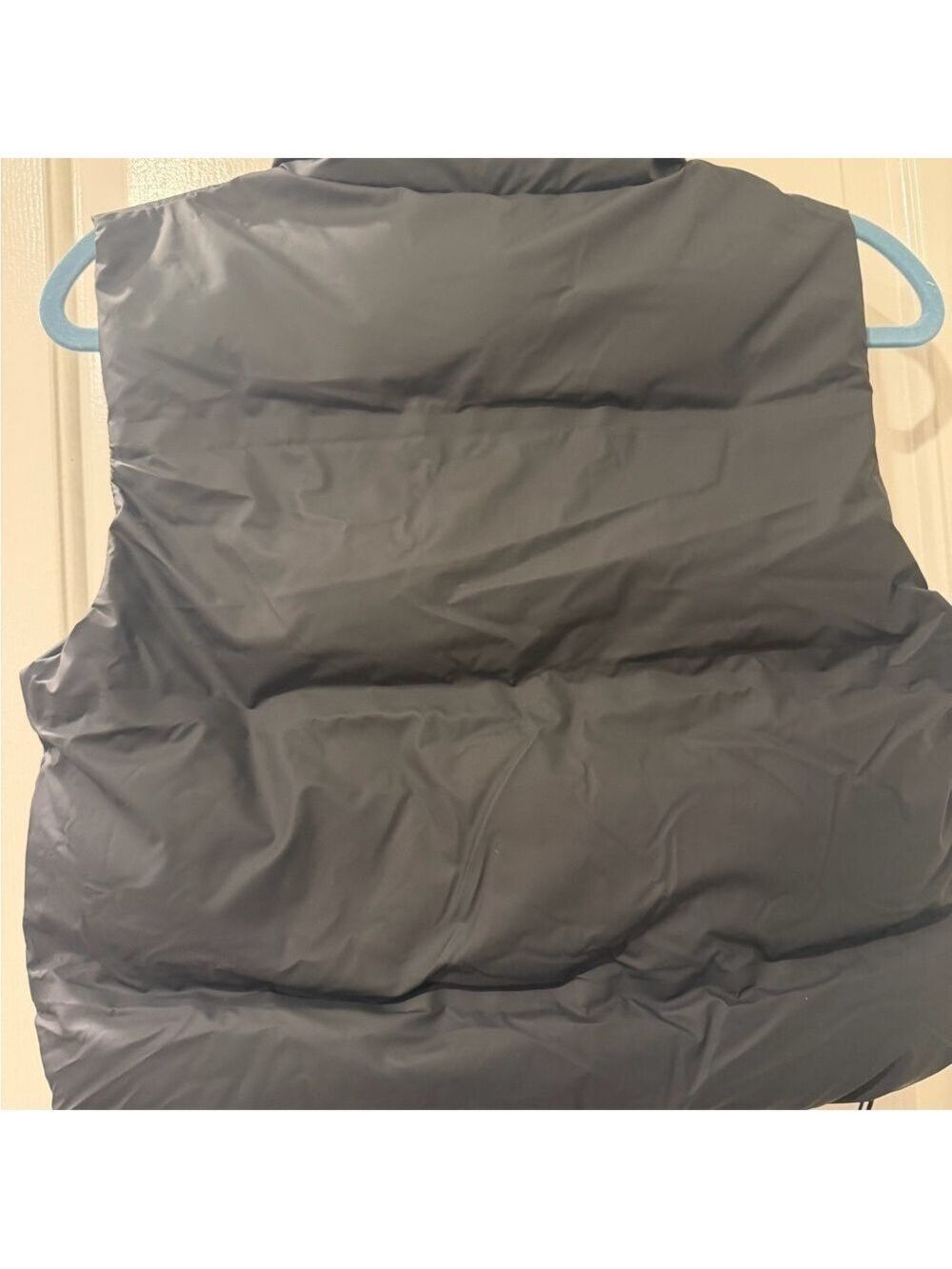 Lightweight Cropped Black Puffer Vest with Pockets NWT - Picture 5 of 5